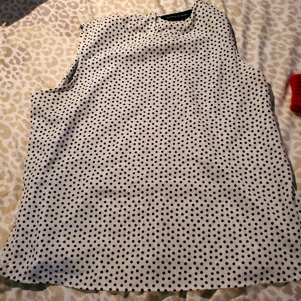 Sleeveless blouse